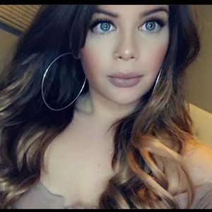 Meet your Posher, Evelyn